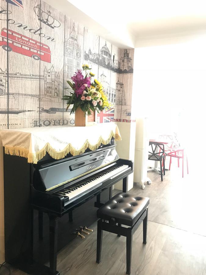 The Lily Hostel & Coffee ホーチミン市 エクステリア 写真