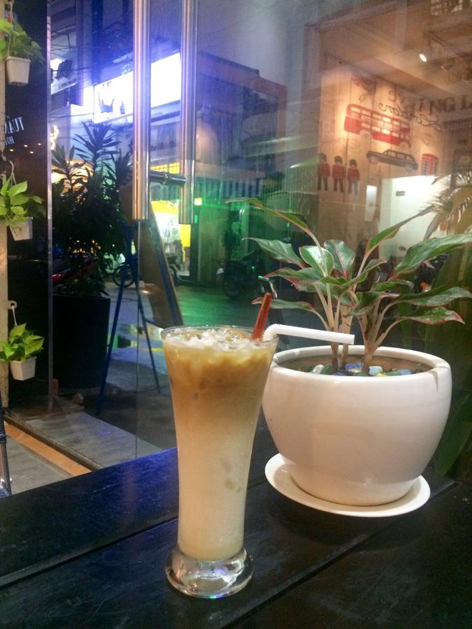 The Lily Hostel & Coffee ホーチミン市 エクステリア 写真