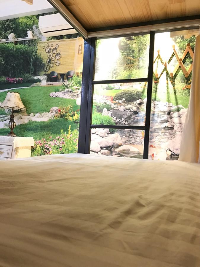 The Lily Hostel & Coffee ホーチミン市 エクステリア 写真