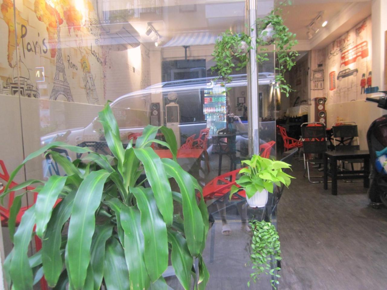 The Lily Hostel & Coffee ホーチミン市 エクステリア 写真