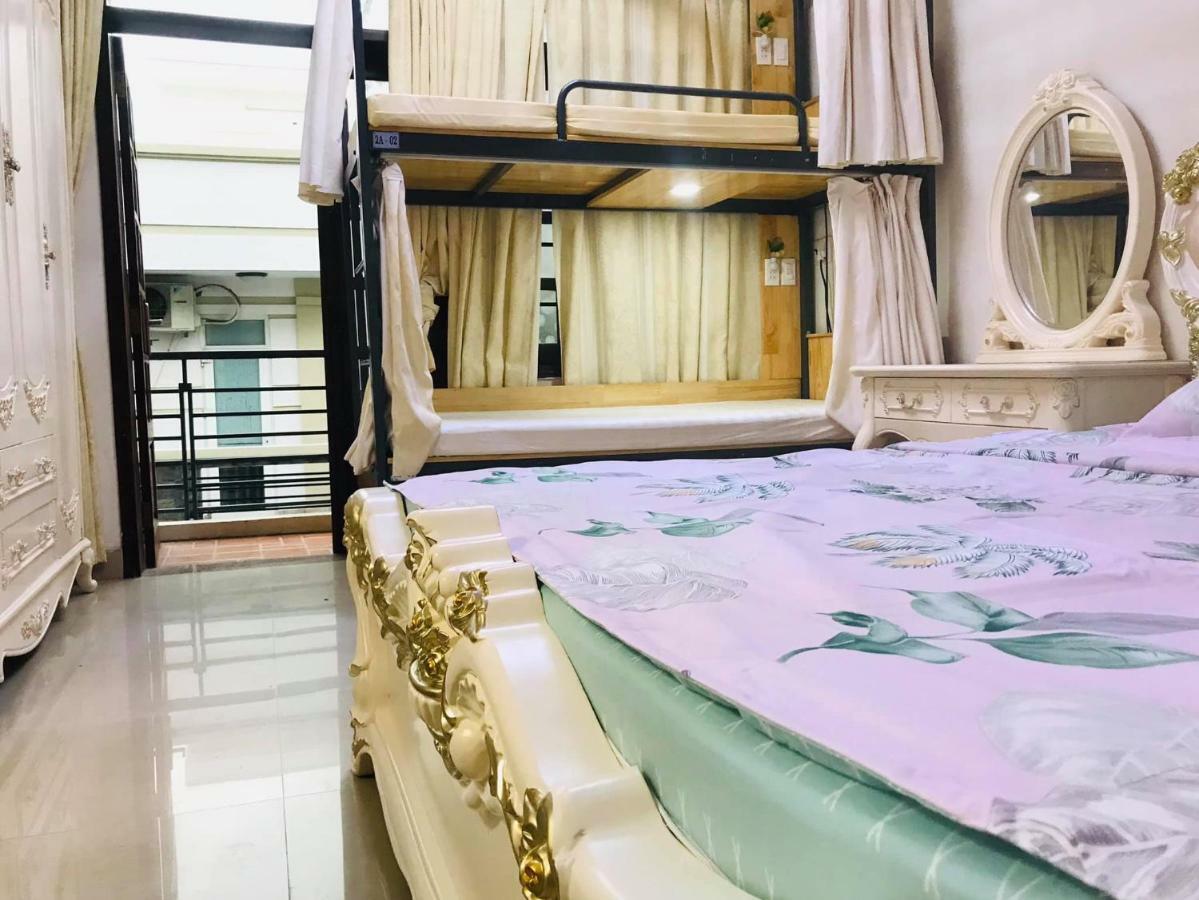 The Lily Hostel & Coffee ホーチミン市 エクステリア 写真
