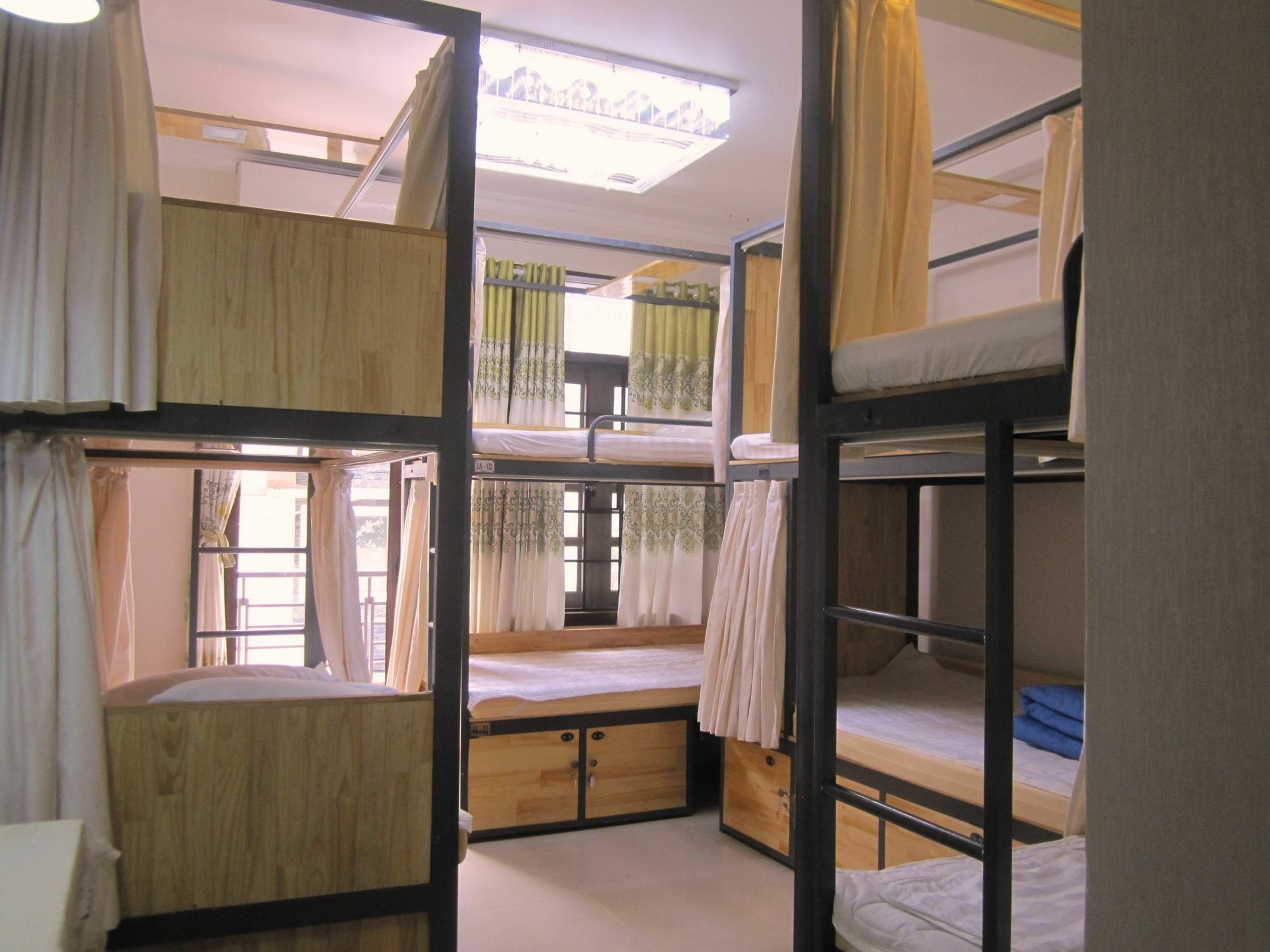 The Lily Hostel & Coffee ホーチミン市 エクステリア 写真