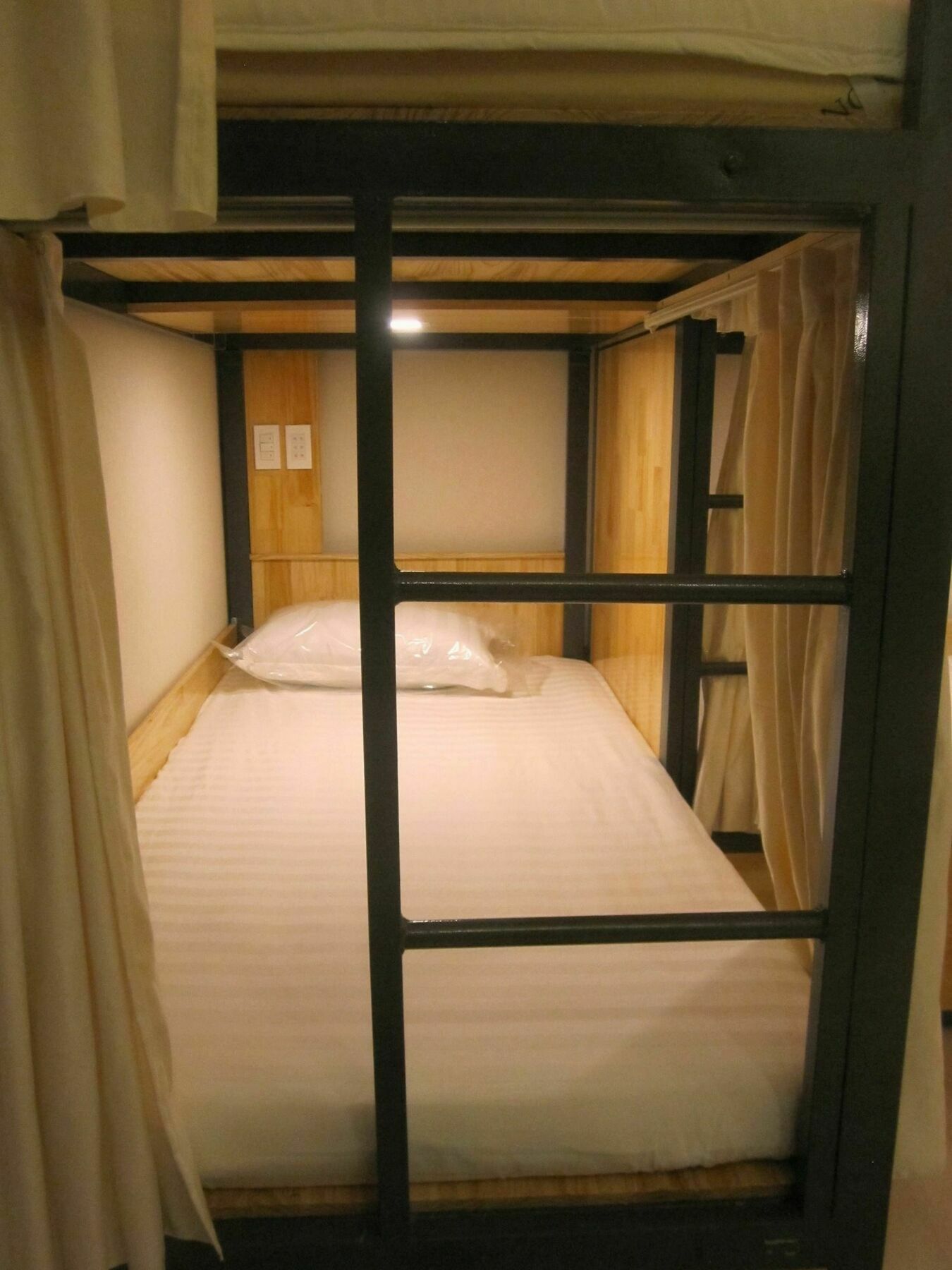 The Lily Hostel & Coffee ホーチミン市 エクステリア 写真